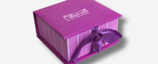 Gift box in Pink with satin ribbon